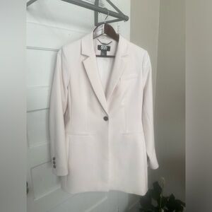 SZ 10P DKNY WHITE BLAZER
